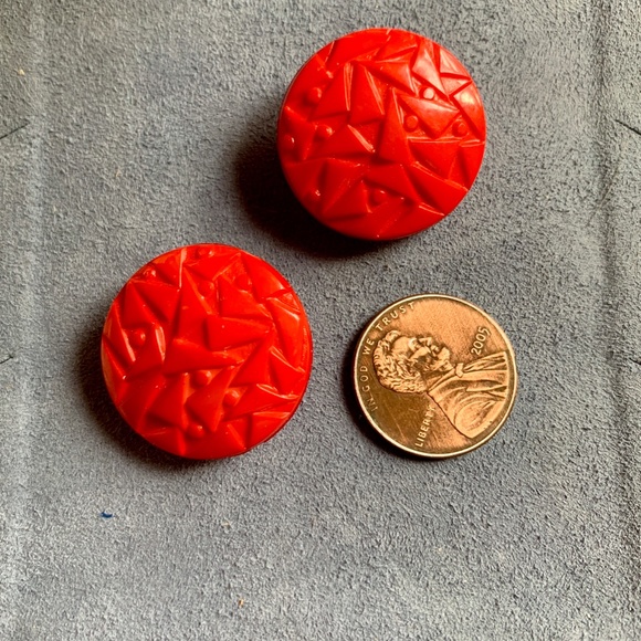 Rare 1960's Early Red Plastic Clip On Earrings - Picture 4 of 5